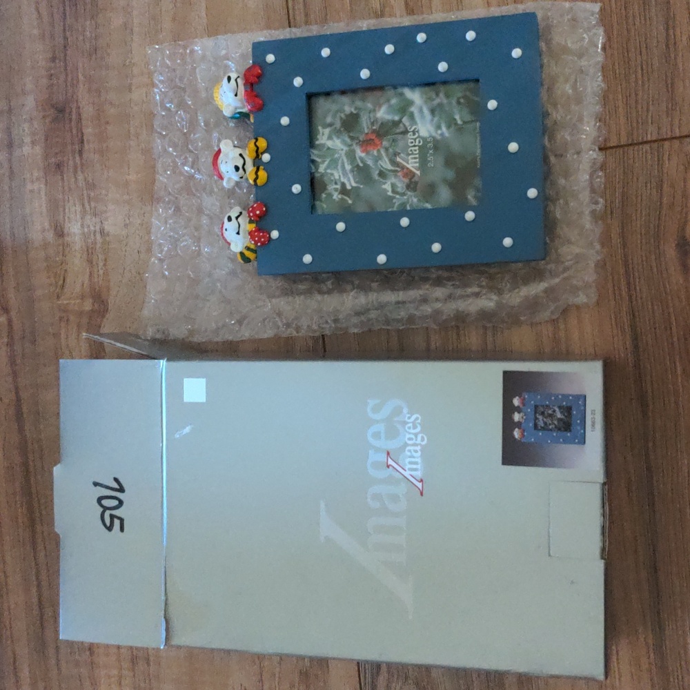 Vintage NIB Polar bear photo frame